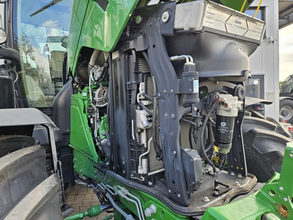 John Deere 6195R - Traktor: 3 kép. John Deere 6195R - Traktor: 3 kép.