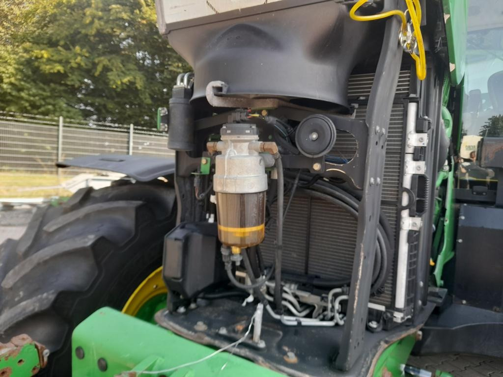 John Deere 6215 R - Traktor: 5 kép. John Deere 6215 R - Traktor: 5 kép.