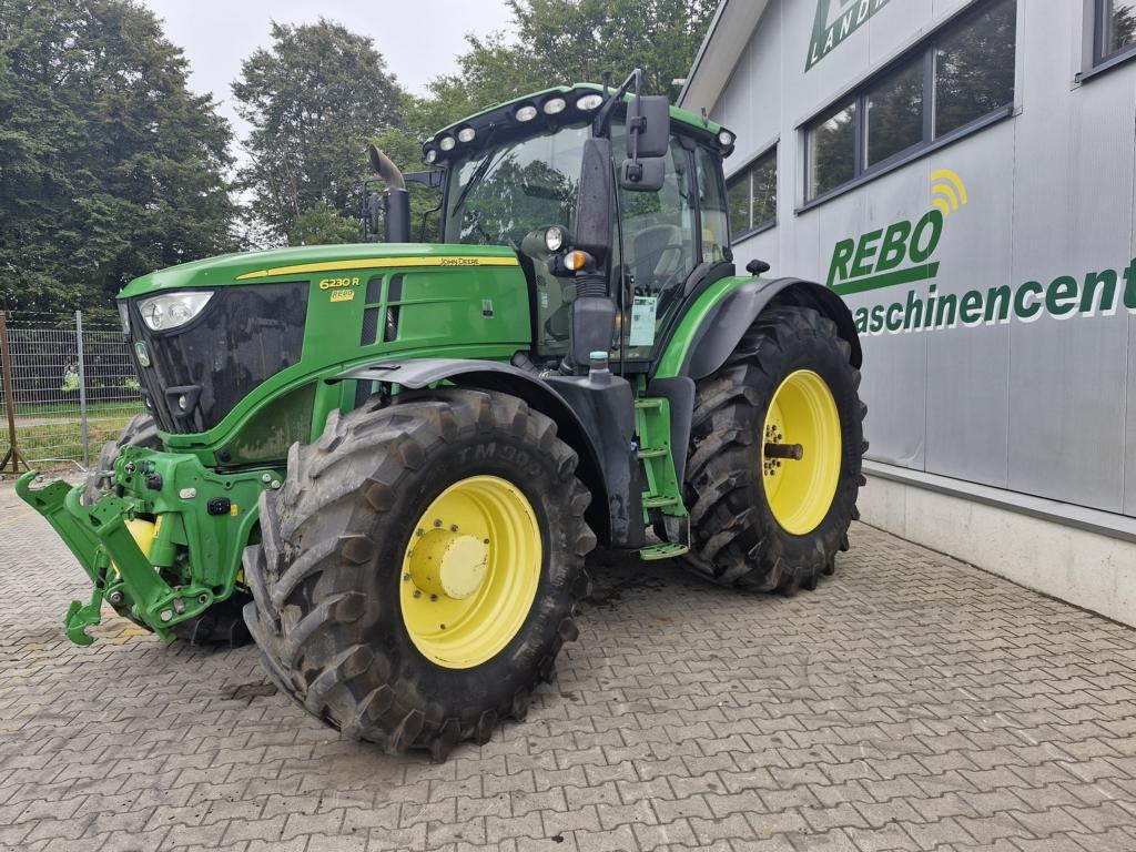 John Deere 6230R - Traktor: 1 kép. John Deere 6230R - Traktor: 1 kép.