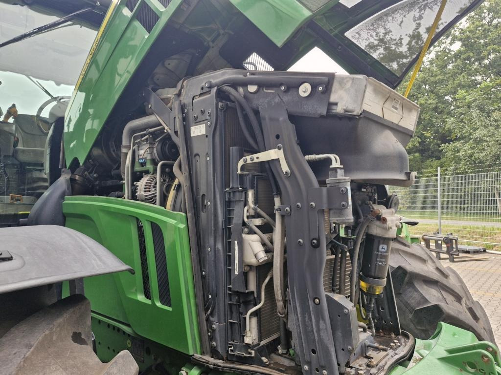 John Deere 6230R - Traktor: 3 kép. John Deere 6230R - Traktor: 3 kép.