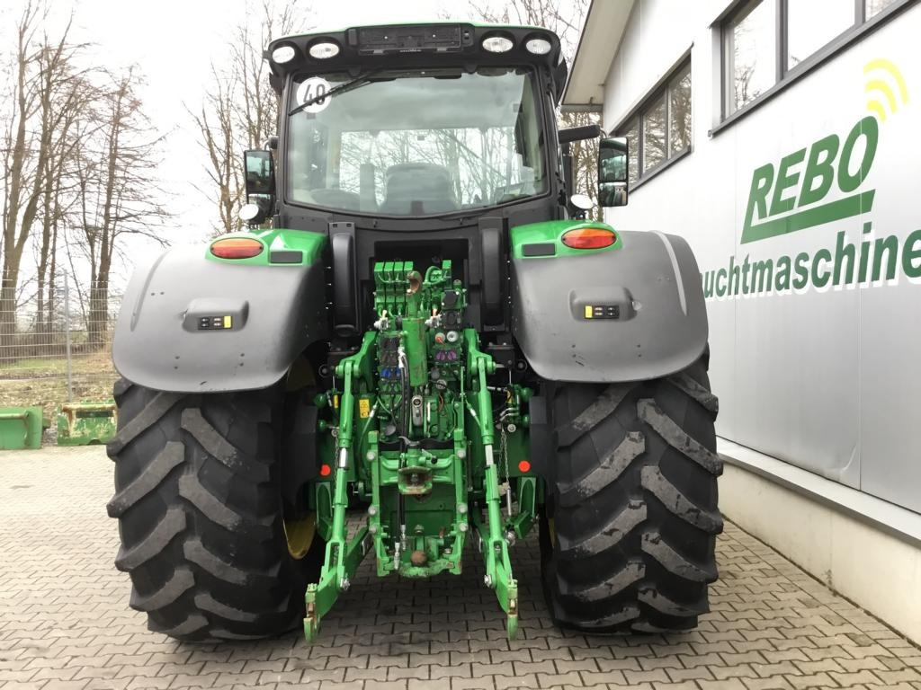 Traktor John Deere 6250R: 24 kép. Traktor John Deere 6250R: 24 kép.
