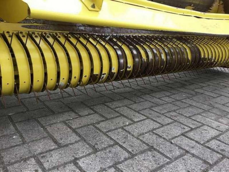 John Deere 630 B - Takarmánybetakarító gép: 3 kép. John Deere 630 B - Takarmánybetakarító gép: 3 kép.