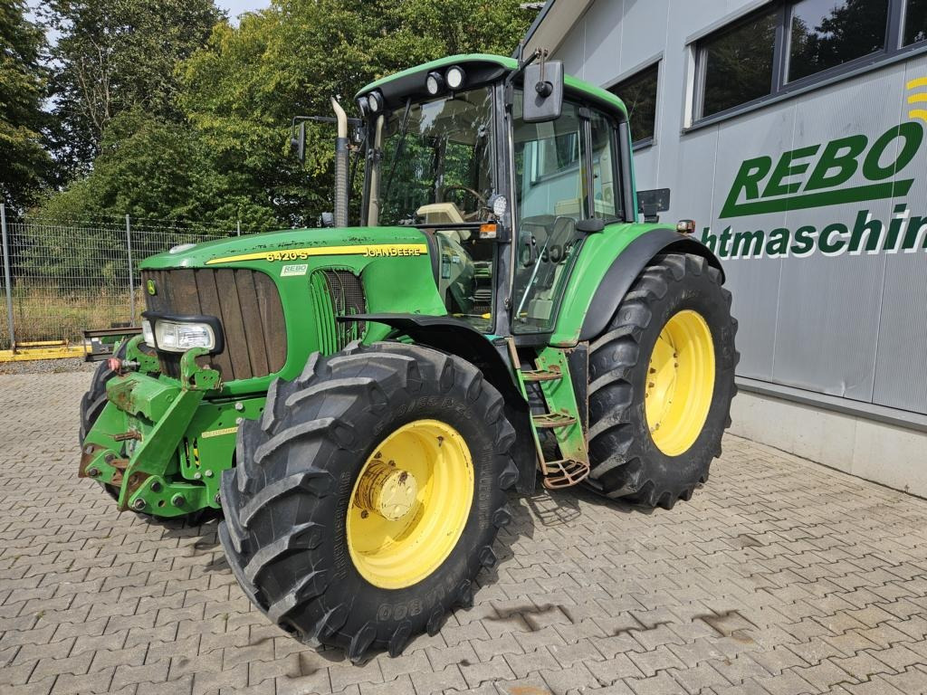 John Deere 6420S PREMIUM - Traktor: 1 kép. John Deere 6420S PREMIUM - Traktor: 1 kép.