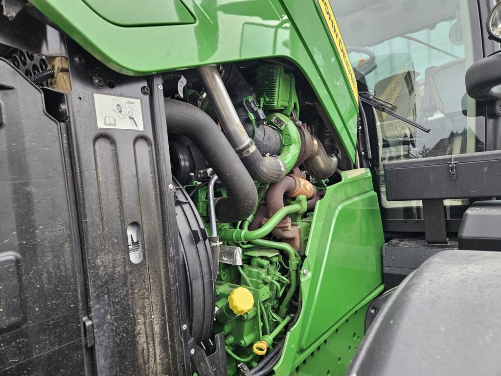 John Deere 6R155 - Traktor: 5 kép. John Deere 6R155 - Traktor: 5 kép.