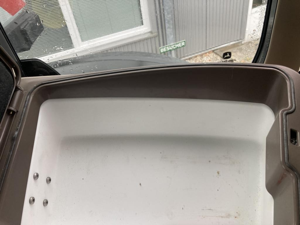 John Deere 6R250 - Traktor: 4 kép. John Deere 6R250 - Traktor: 4 kép.