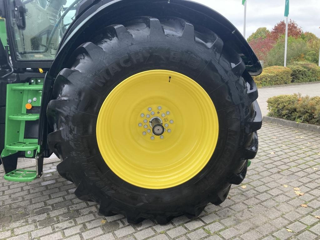 Traktor John Deere 6R250: 17 kép. Traktor John Deere 6R250: 17 kép.