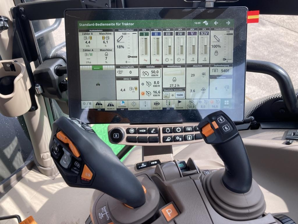 John Deere 6R250 - Traktor: 5 kép. John Deere 6R250 - Traktor: 5 kép.