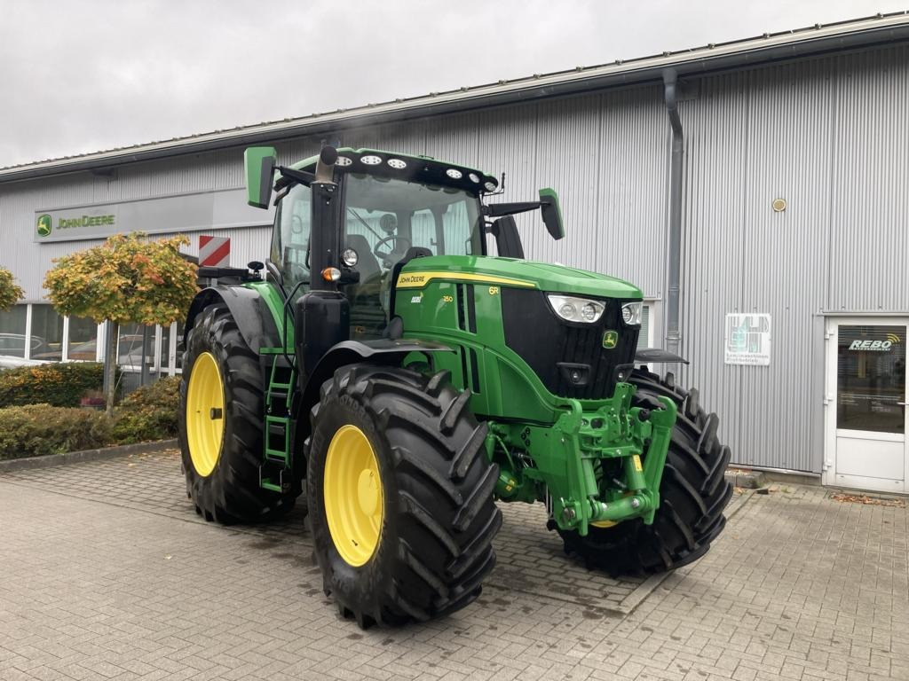 John Deere 6R250 - Traktor: 1 kép. John Deere 6R250 - Traktor: 1 kép.