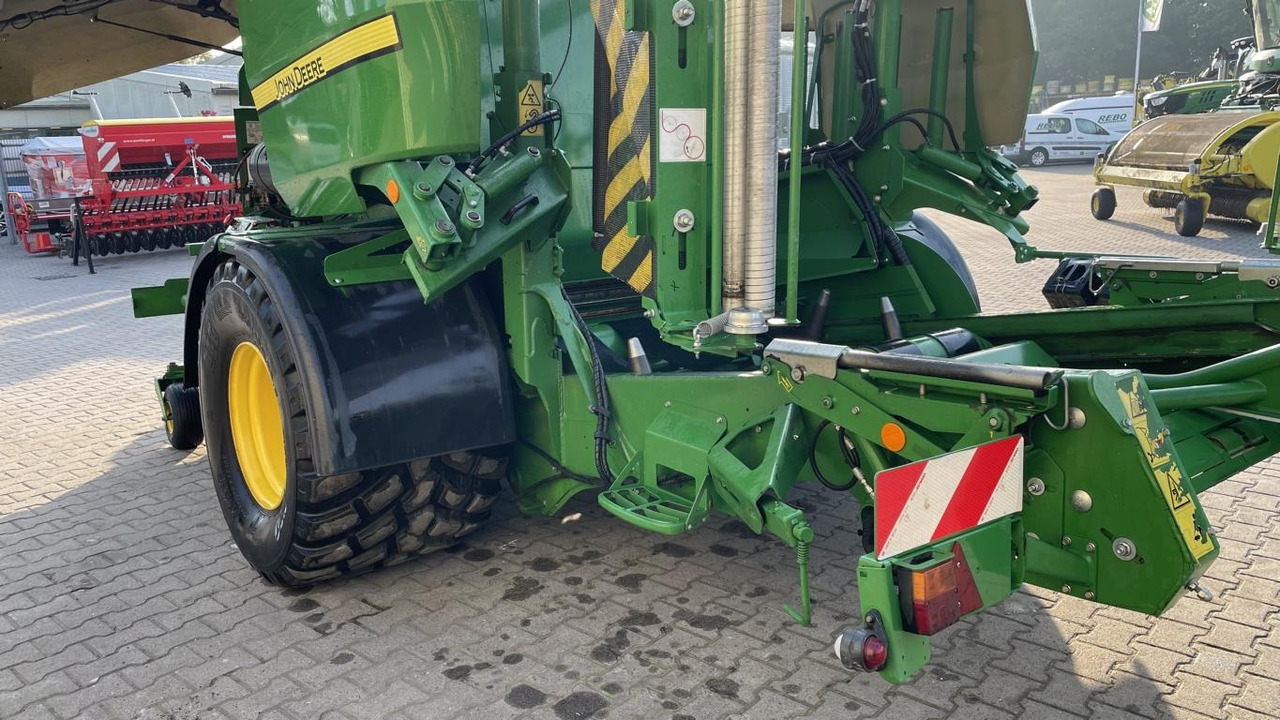 John Deere C441R - Szálastakarmány betakarítás gépei: 4 kép. John Deere C441R - Szálastakarmány betakarítás gépei: 4 kép.