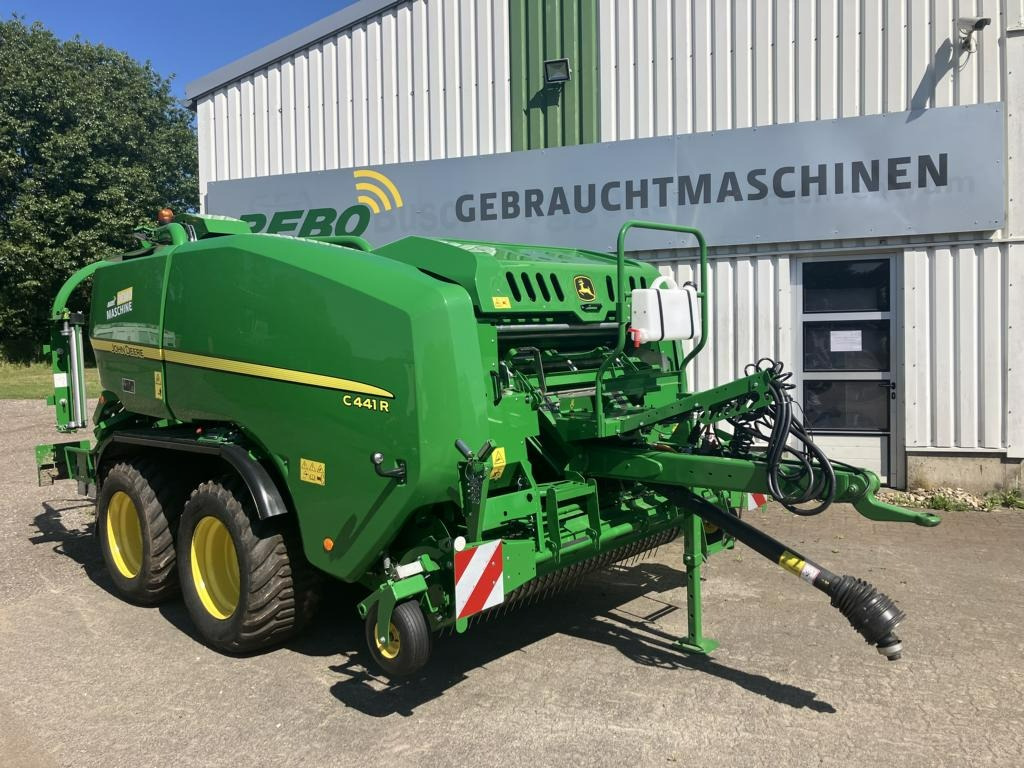 John Deere FESTKAMMER-KOMBIPRESSE C441R - Szálastakarmány betakarítás gépei: 1 kép. John Deere FESTKAMMER-KOMBIPRESSE C441R - Szálastakarmány betakarítás gépei: 1 kép.