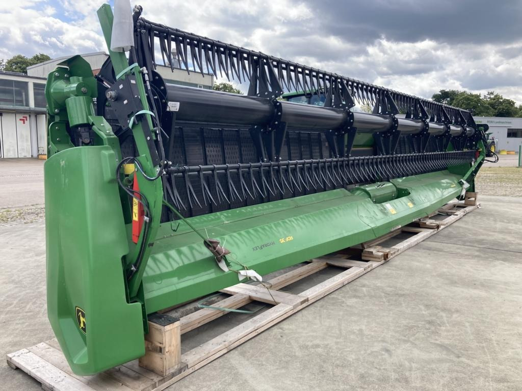John Deere RDF35 - Kombájn: 1 kép. John Deere RDF35 - Kombájn: 1 kép.