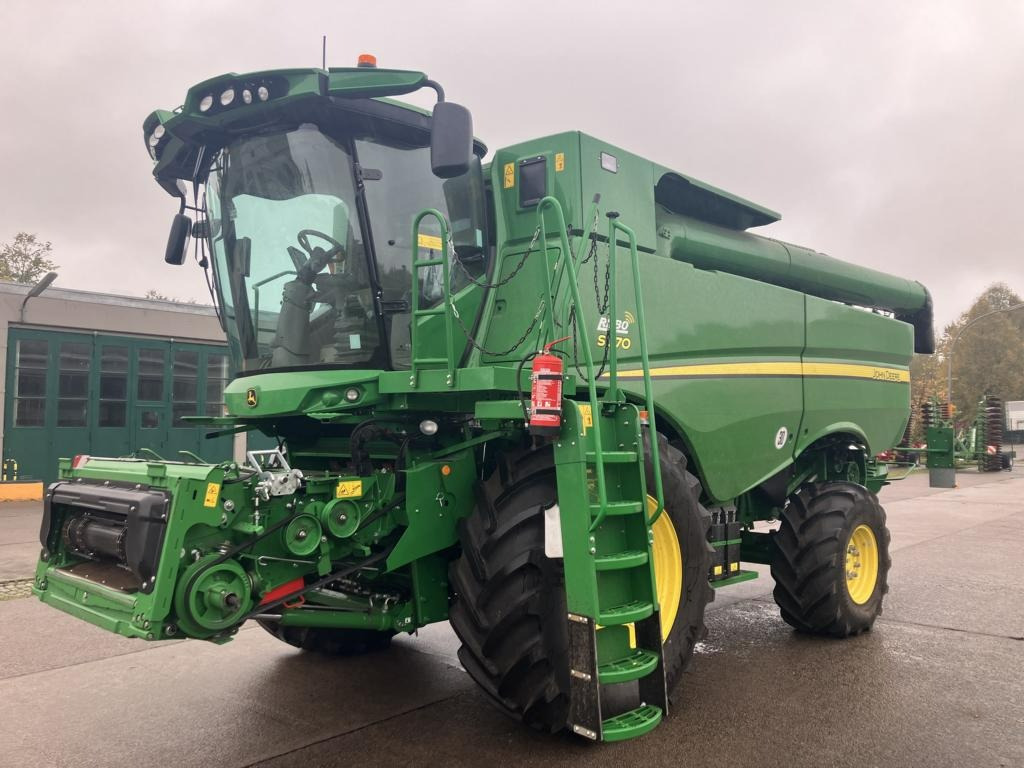 John Deere S770-MÄHDRESCHER MY2023 - Kombájn: 1 kép. John Deere S770-MÄHDRESCHER MY2023 - Kombájn: 1 kép.