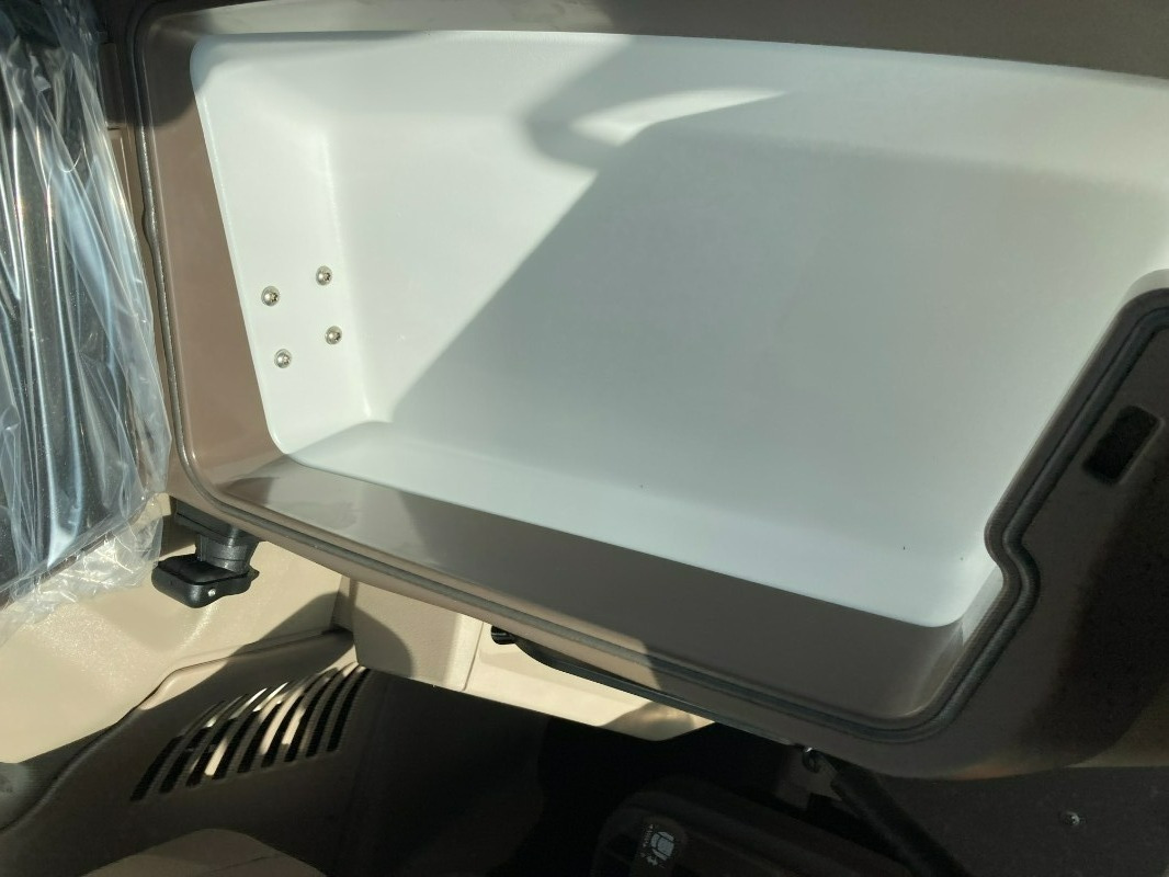 John Deere TRAKTOR 6120M MIT KABINE - Traktor: 2 kép. John Deere TRAKTOR 6120M MIT KABINE - Traktor: 2 kép.