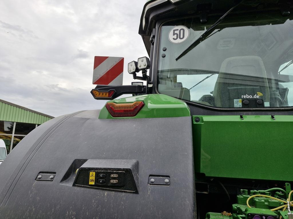 John Deere TRAKTOR 7R330 - Traktor: 2 kép. John Deere TRAKTOR 7R330 - Traktor: 2 kép.