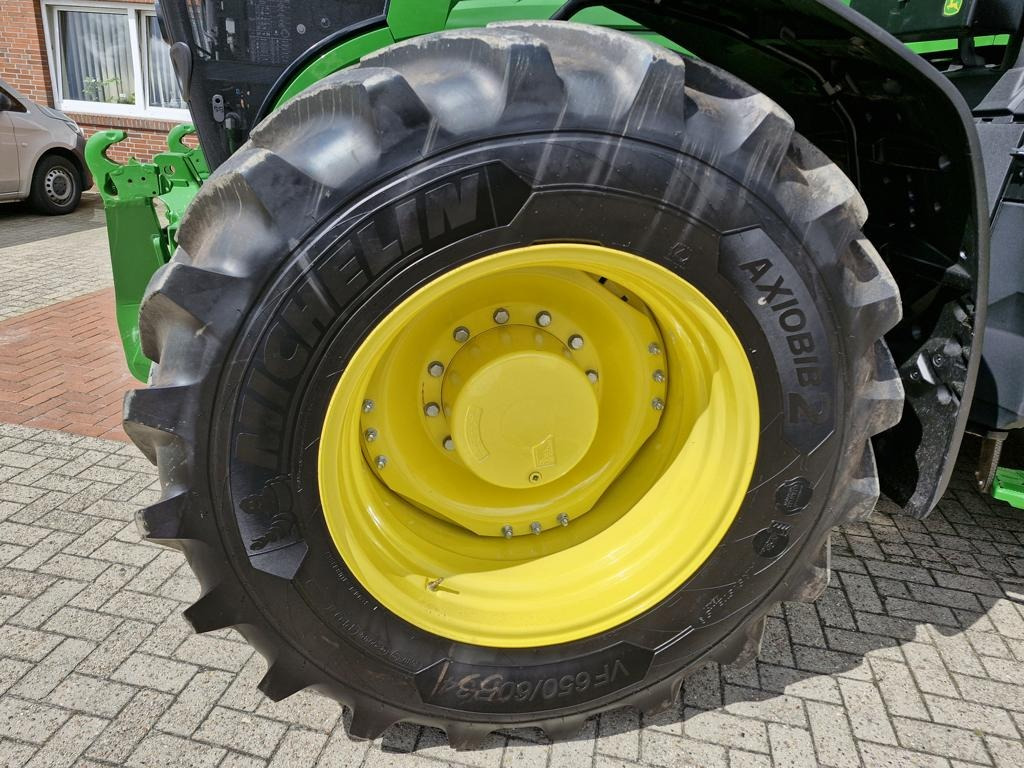 Új Traktor John Deere TRAKTOR 7R330: 12 kép.