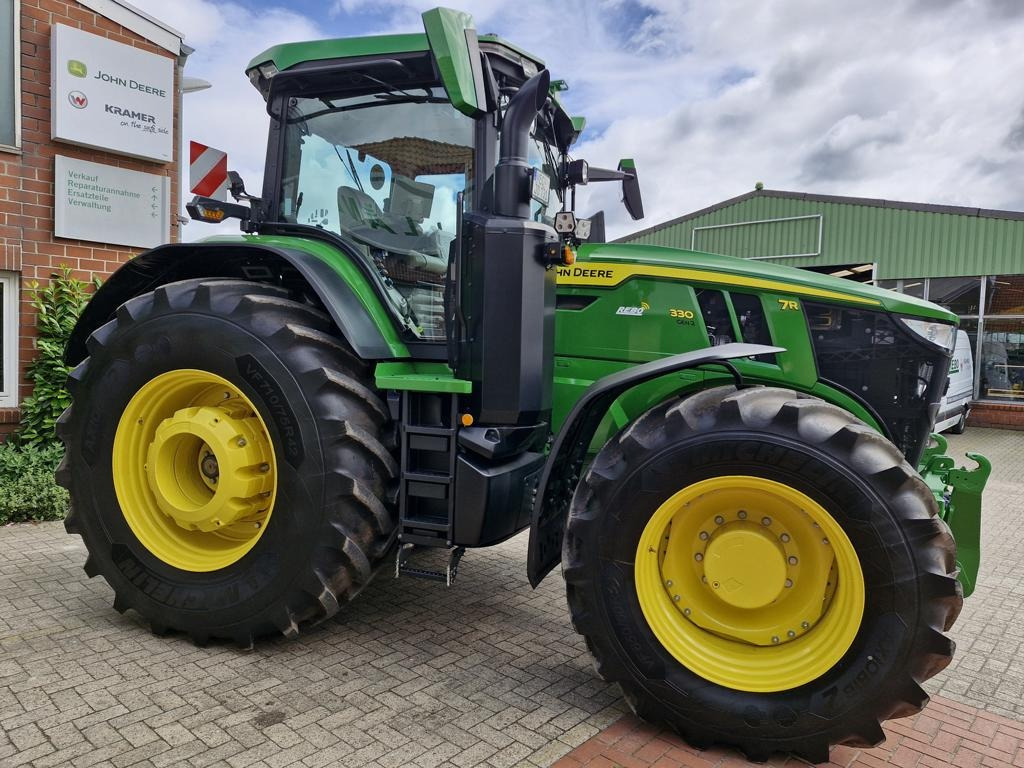 Új Traktor John Deere TRAKTOR 7R330: 21 kép.