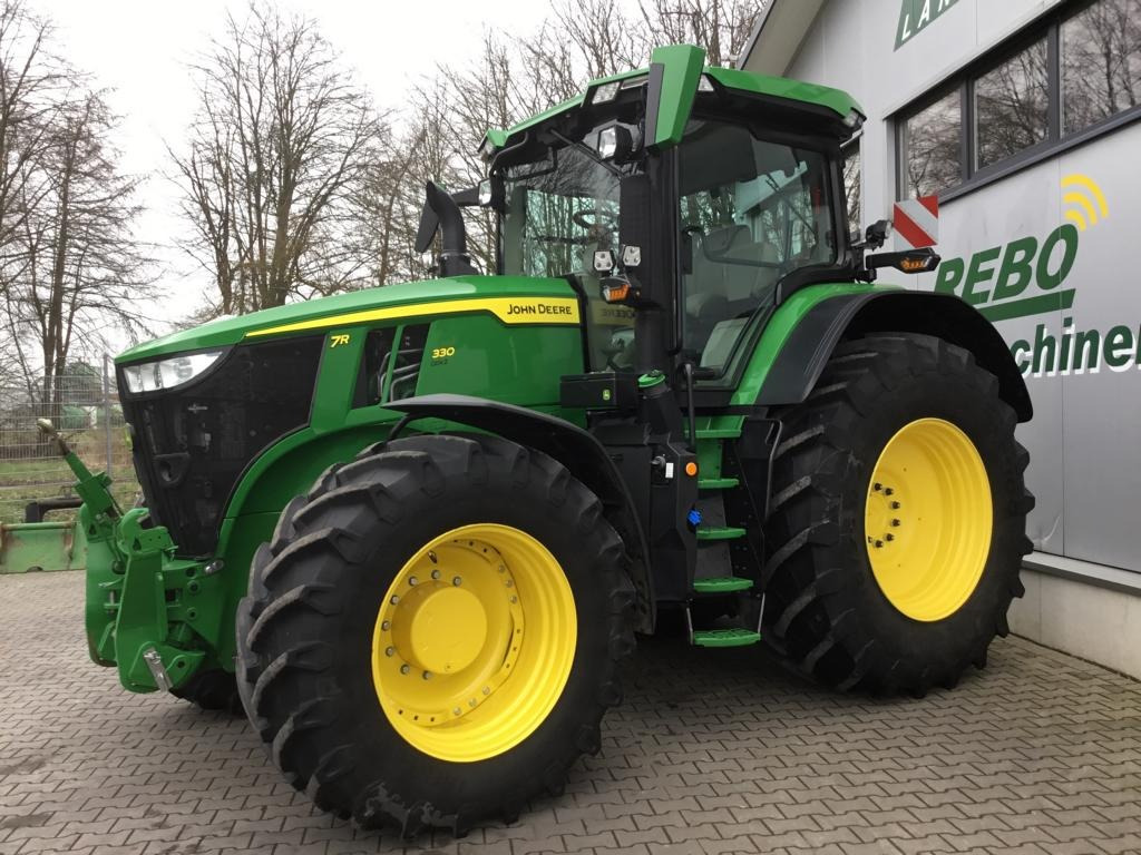 John Deere TRAKTOR 7R330 - Traktor: 1 kép. John Deere TRAKTOR 7R330 - Traktor: 1 kép.