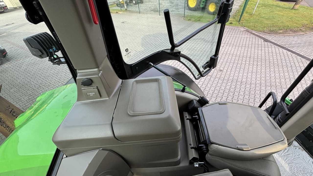 John Deere TRAKTOR 7R350 - Traktor: 5 kép. John Deere TRAKTOR 7R350 - Traktor: 5 kép.