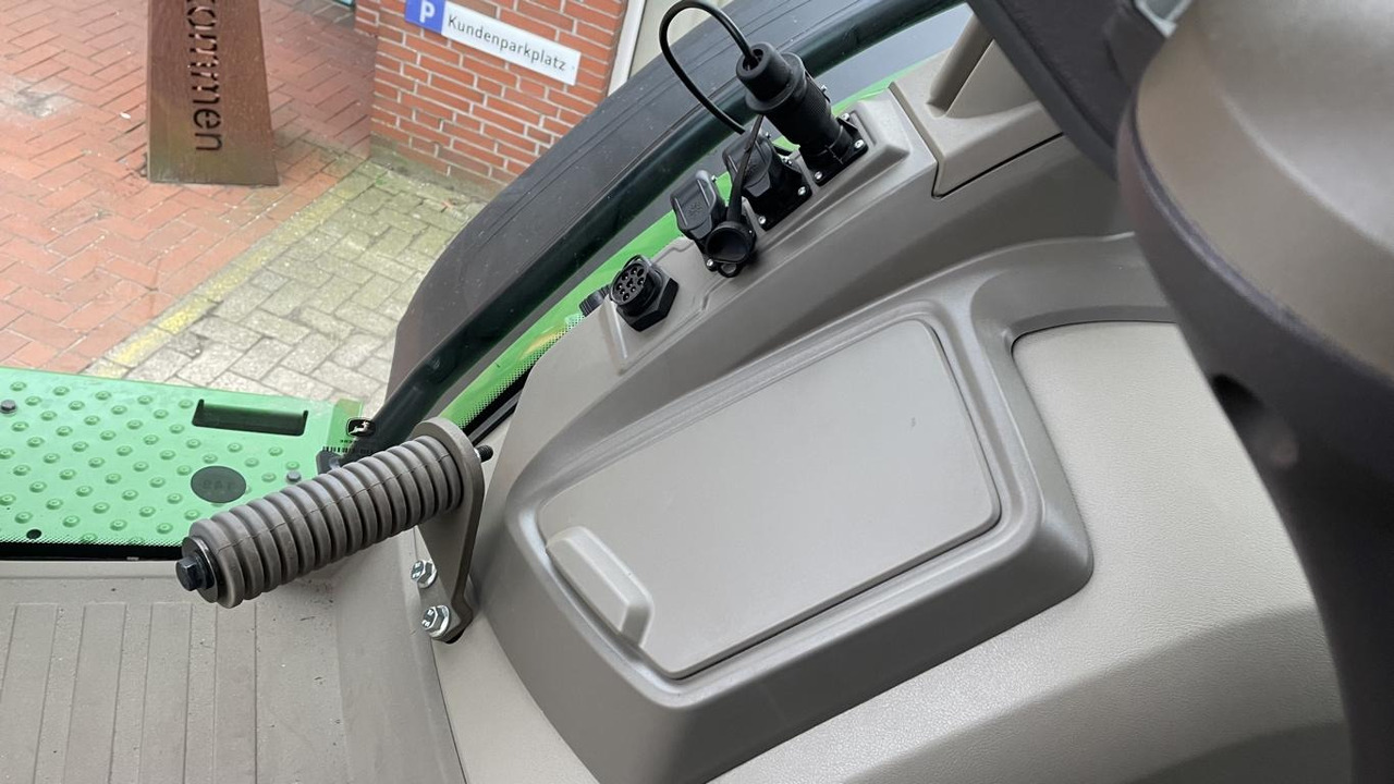 John Deere TRAKTOR 7R350 - Traktor: 2 kép. John Deere TRAKTOR 7R350 - Traktor: 2 kép.