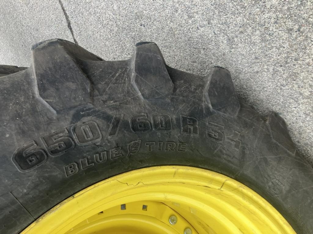 John Deere TRAKTOR 8R410 - Traktor: 5 kép. John Deere TRAKTOR 8R410 - Traktor: 5 kép.