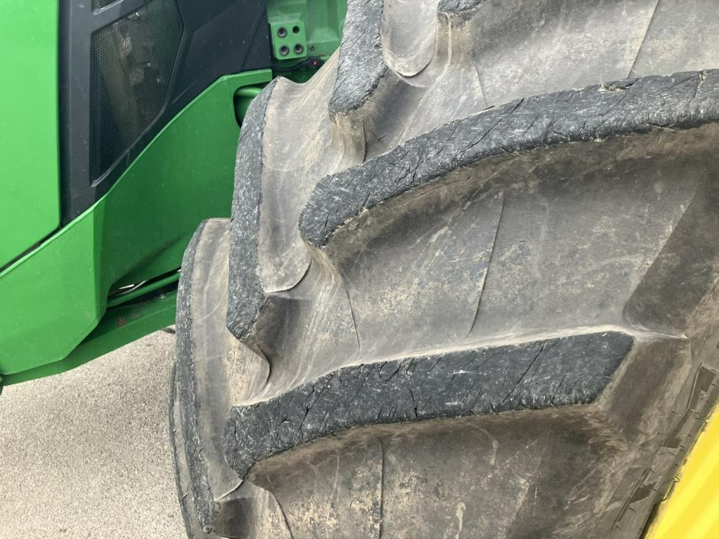 John Deere TRAKTOR 8R410 - Traktor: 2 kép. John Deere TRAKTOR 8R410 - Traktor: 2 kép.