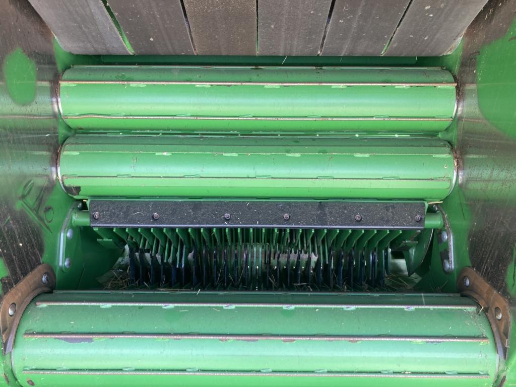 John Deere V461M - PAKET FÜR RUNDBALLENPR - Bálacsomagoló: 4 kép. John Deere V461M - PAKET FÜR RUNDBALLENPR - Bálacsomagoló: 4 kép.