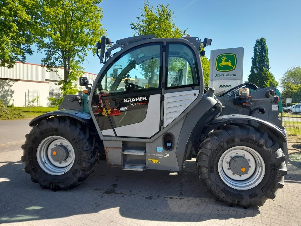 Kramer KT447 - Rakodógép: 1 kép. Kramer KT447 - Rakodógép: 1 kép.