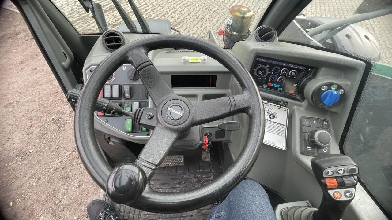 Kramer KT559 T4 SERIE2 - Teleszkópos rakodó: 3 kép. Kramer KT559 T4 SERIE2 - Teleszkópos rakodó: 3 kép.