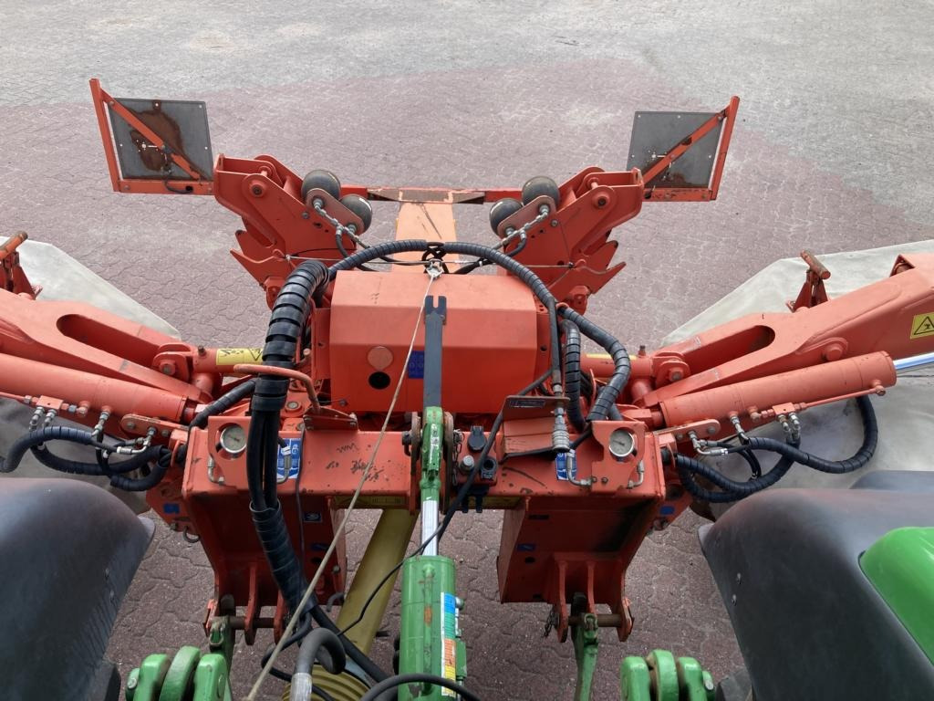 Kuhn GMD 883 - Fűkasza: 4 kép. Kuhn GMD 883 - Fűkasza: 4 kép.