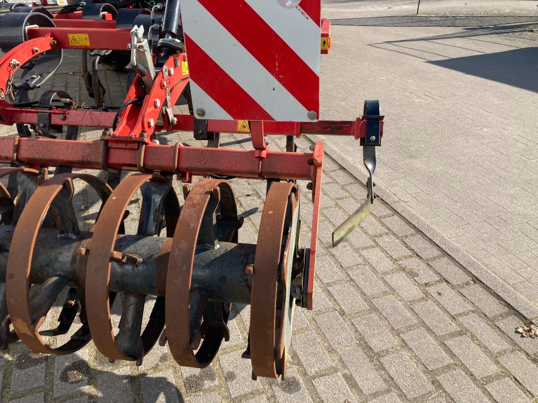Kverneland TURBO 3000 - Kultivátor: 2 kép. Kverneland TURBO 3000 - Kultivátor: 2 kép.