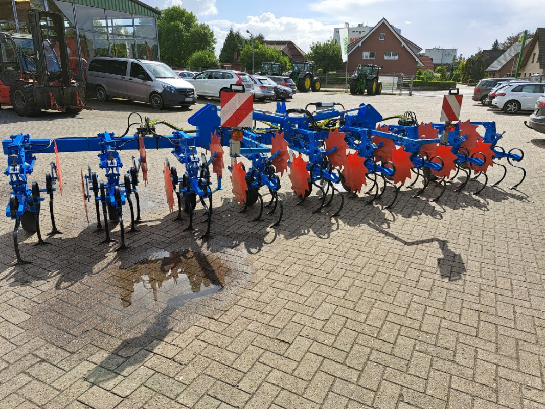 Monosem MULTICROP - Talajművelő gep: 5 kép. Monosem MULTICROP - Talajművelő gep: 5 kép.