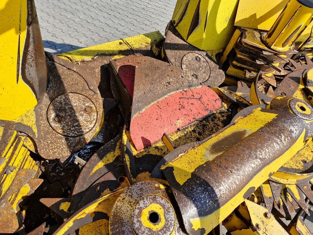 Kukorica adapter New Holland MAISVORSATZ 900S FI / 390: 6 kép.