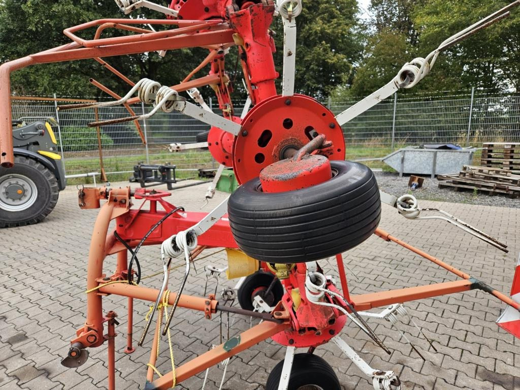 Pöttinger HIT 69 N-Z lízing Pöttinger HIT 69 N-Z: 6 kép. Pöttinger HIT 69 N-Z lízing Pöttinger HIT 69 N-Z: 6 kép.