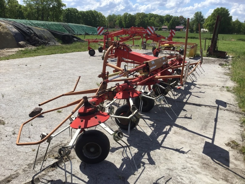 Pöttinger HIT 69 N-Z lízing Pöttinger HIT 69 N-Z: 13 kép. Pöttinger HIT 69 N-Z lízing Pöttinger HIT 69 N-Z: 13 kép.