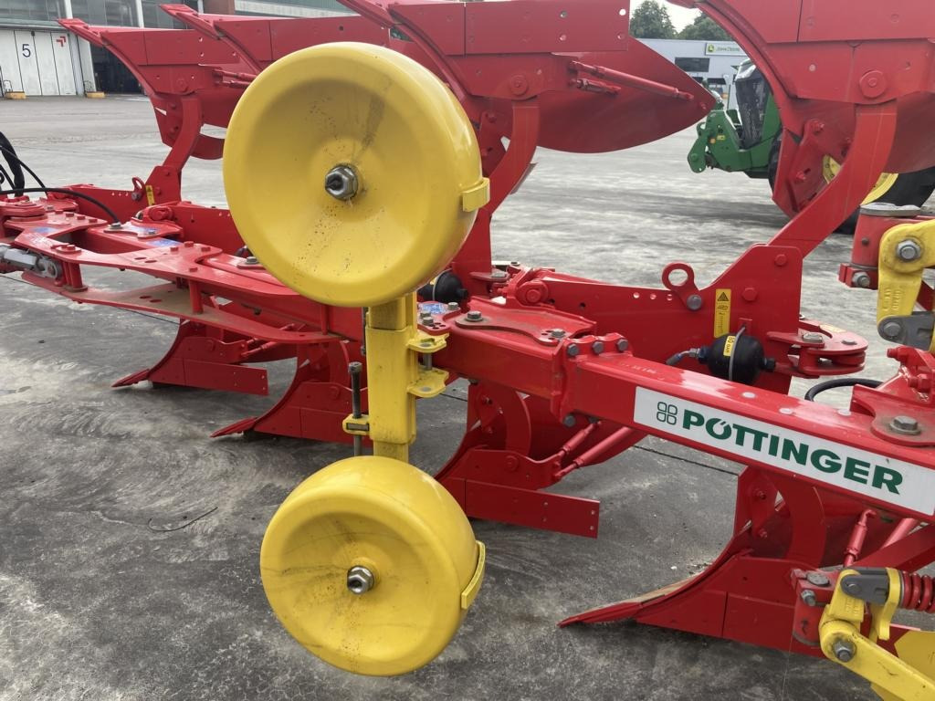 Pöttinger SERVO 35-5 - Eke: 3 kép. Pöttinger SERVO 35-5 - Eke: 3 kép.