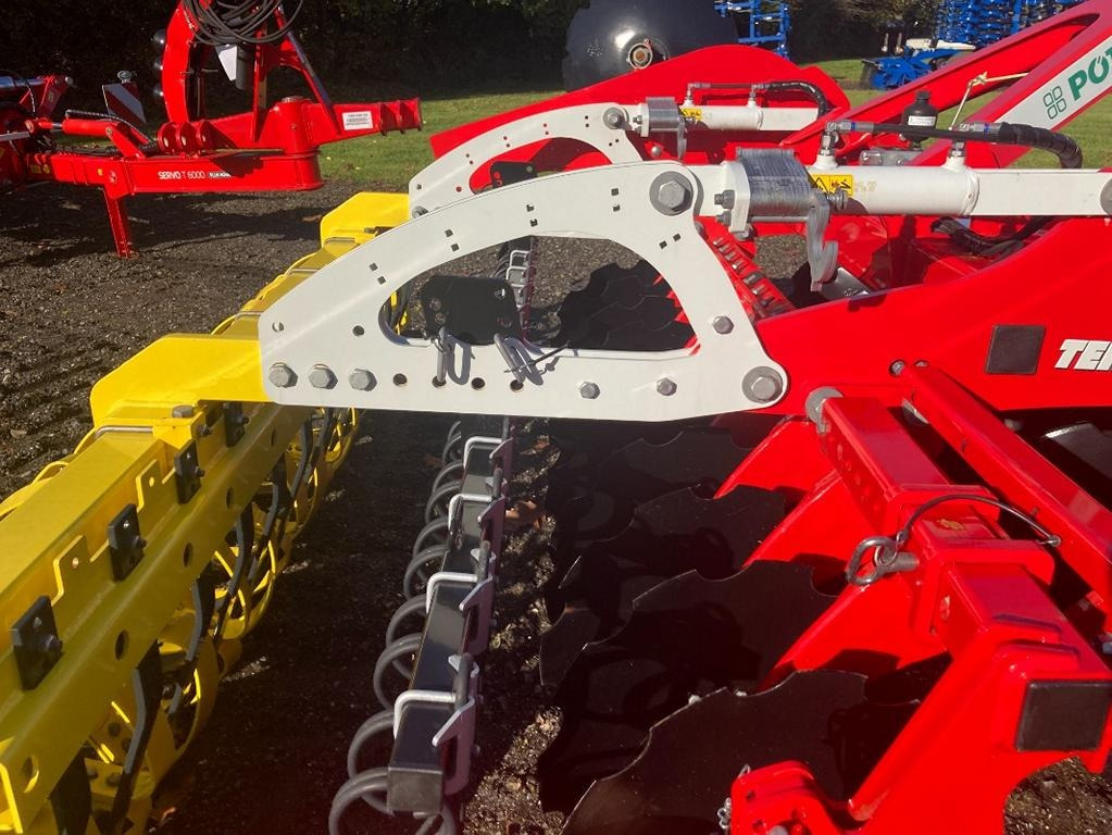 Pöttinger TERRADISC 3001 - Tárcsás borona: 5 kép. Pöttinger TERRADISC 3001 - Tárcsás borona: 5 kép.