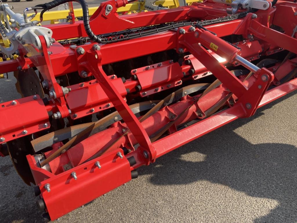 Pöttinger TERRADISC 6001 T - Tárcsás borona: 5 kép. Pöttinger TERRADISC 6001 T - Tárcsás borona: 5 kép.
