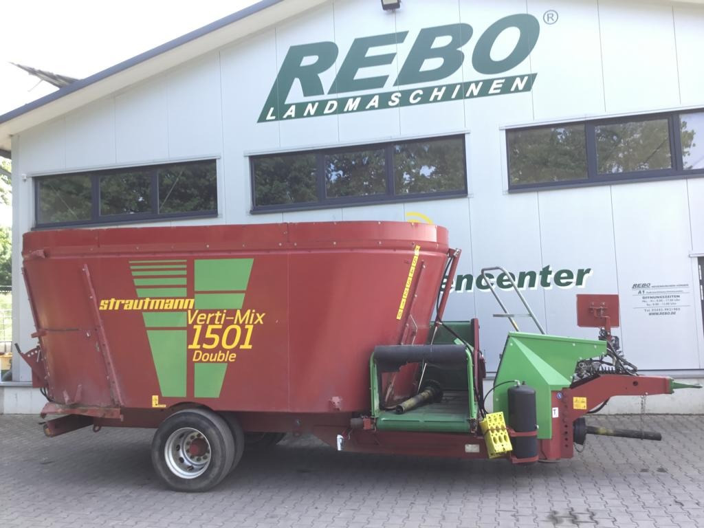 Strautmann VERTI-MIX 1501 DOUBLE - Etetőkocsi: 1 kép. Strautmann VERTI-MIX 1501 DOUBLE - Etetőkocsi: 1 kép.