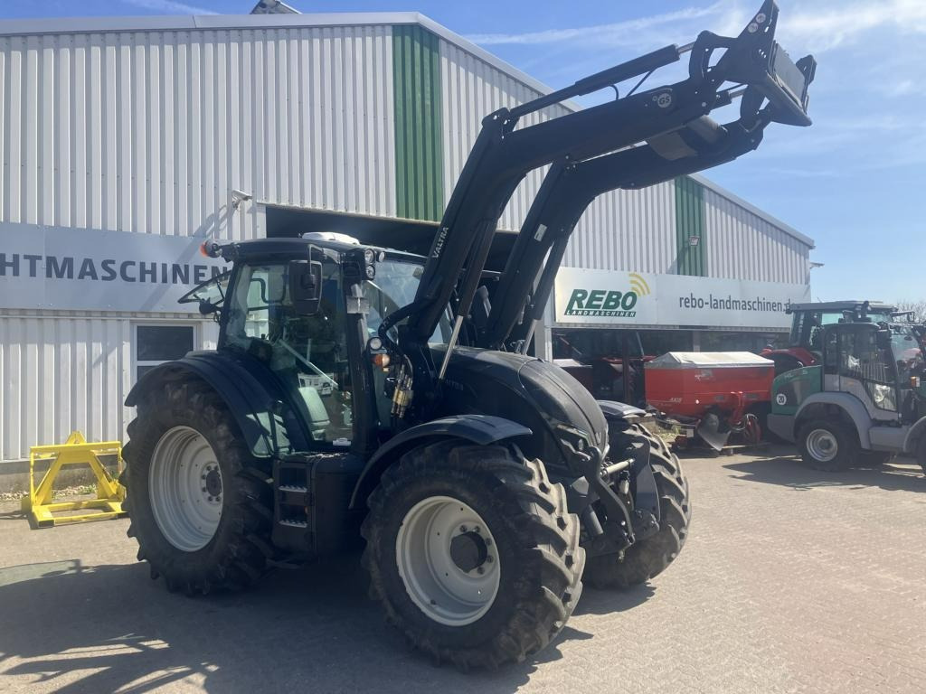 Valtra N 175 - Traktor: 1 kép. Valtra N 175 - Traktor: 1 kép.