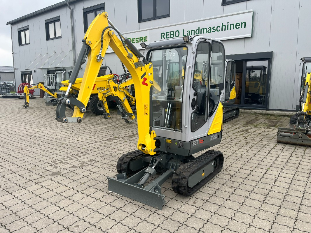Wacker ET 16 - Minikotró: 1 kép. Wacker ET 16 - Minikotró: 1 kép.