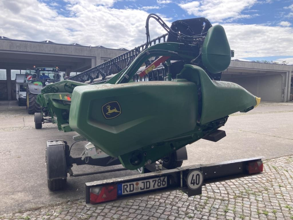 Ziegler 4WT JD RD35F - Kombájn: 2 kép. Ziegler 4WT JD RD35F - Kombájn: 2 kép.