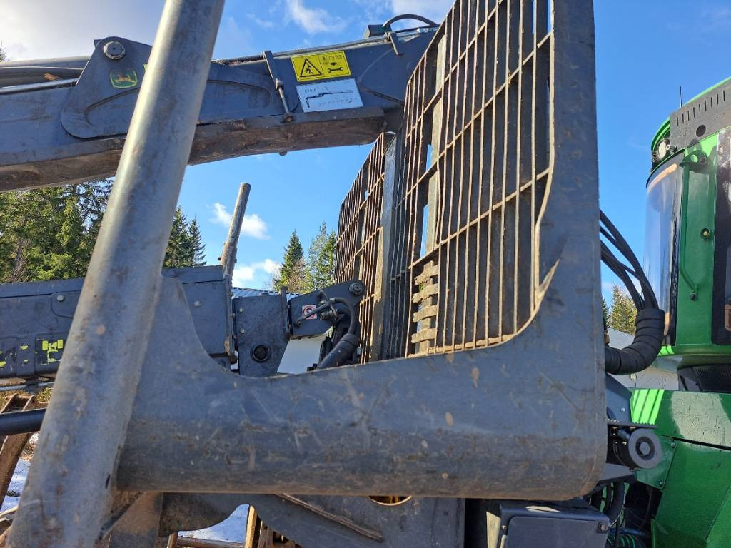 John Deere 1010G - Kihordó: 5 kép. John Deere 1010G - Kihordó: 5 kép.