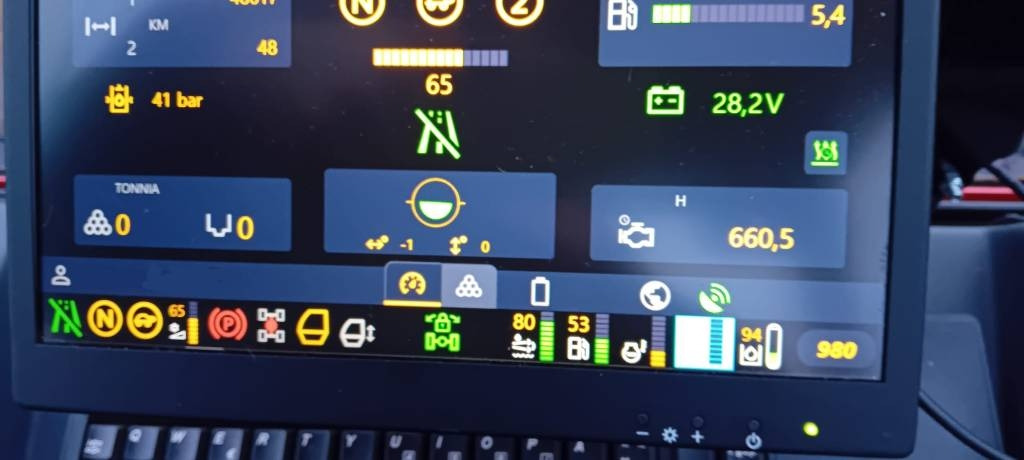 Komatsu 845 - Kihordó: 2 kép. Komatsu 845 - Kihordó: 2 kép.