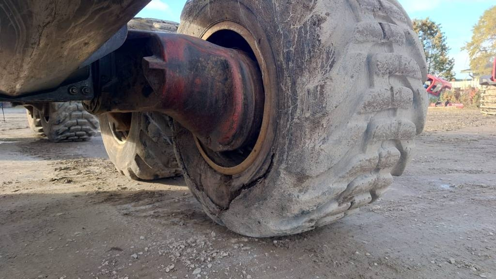 Komatsu 845 - Kihordó: 4 kép. Komatsu 845 - Kihordó: 4 kép.