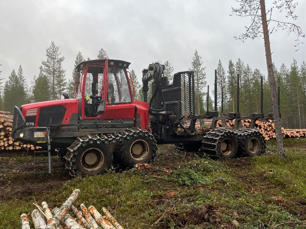 Komatsu 875 - Kihordó: 3 kép. Komatsu 875 - Kihordó: 3 kép.