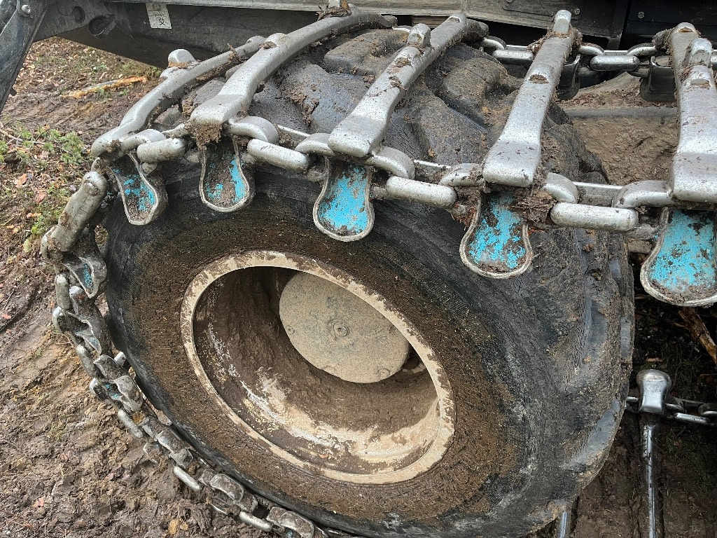 Komatsu 875 - Kihordó: 4 kép. Komatsu 875 - Kihordó: 4 kép.