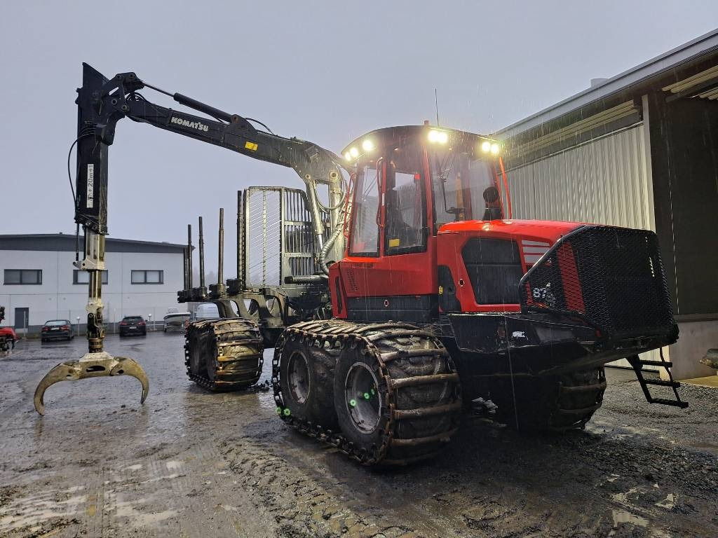 Komatsu 875 - Kihordó: 1 kép. Komatsu 875 - Kihordó: 1 kép.