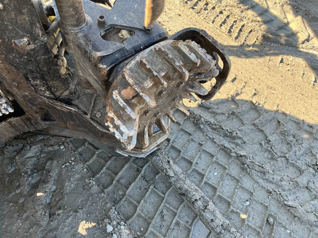 Fakitermelő gép Komatsu 901: 8 kép.