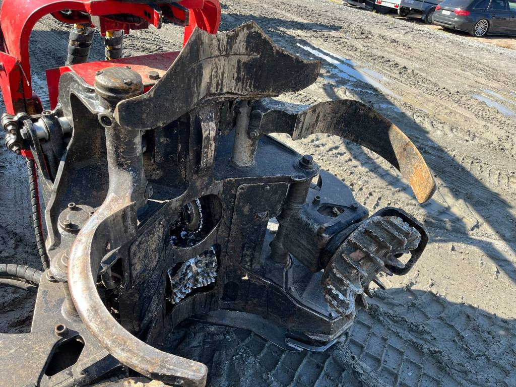 Fakitermelő gép Komatsu 901: 6 kép.