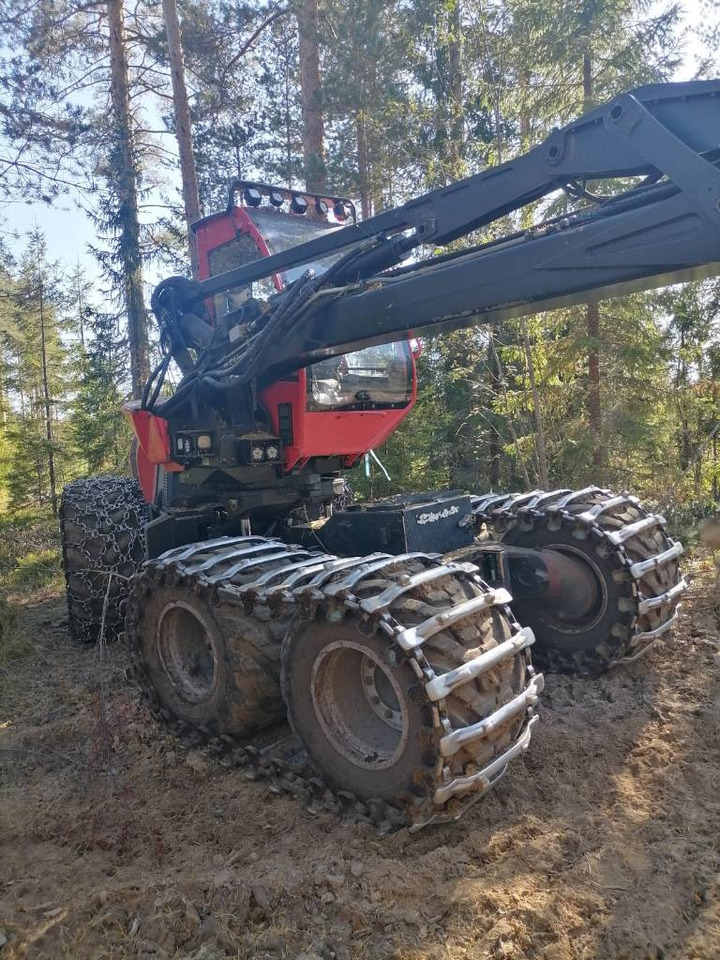 Komatsu 901 - Fakitermelő gép: 5 kép. Komatsu 901 - Fakitermelő gép: 5 kép.